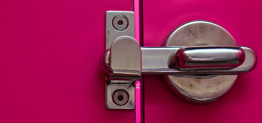 Childproof Gate Lock in Manhattan Beach, California