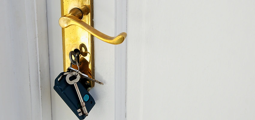 Broken Door Key Extraction in Manhattan Beach, CA